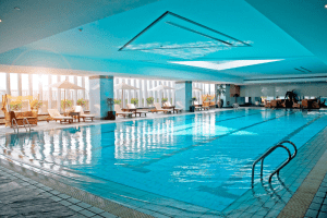 בריכות שחייה תעשייתיות חסכוניות בהוצאות