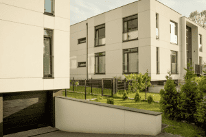 מבנים יבילים למגורים - כל ההבדלים בין מבנים ניידים למגורים למבנים קבועים למגורים